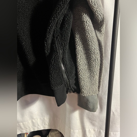 American Eagle Men’s Medium Fleece Pullover - Picture 3 of 4